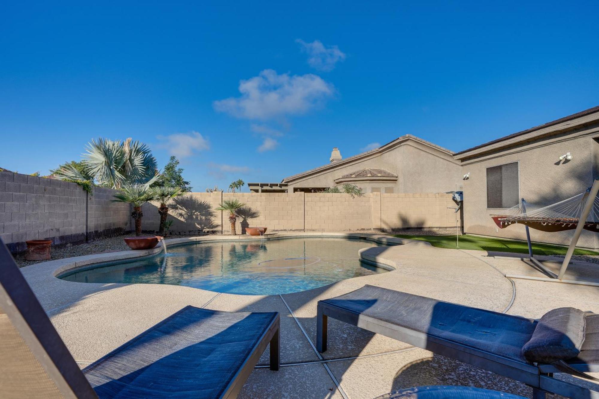 Goodyear Group Getaway With Pool And Putting Green Экстерьер фото